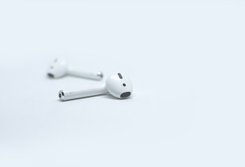 Cum să configurezi AirPods sau Carcasă de Încărcare de Înlocuire
