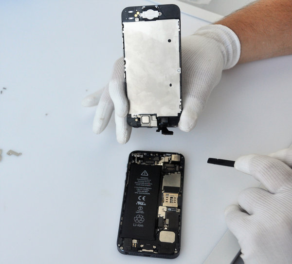 Separarea panoului frontal și posterior