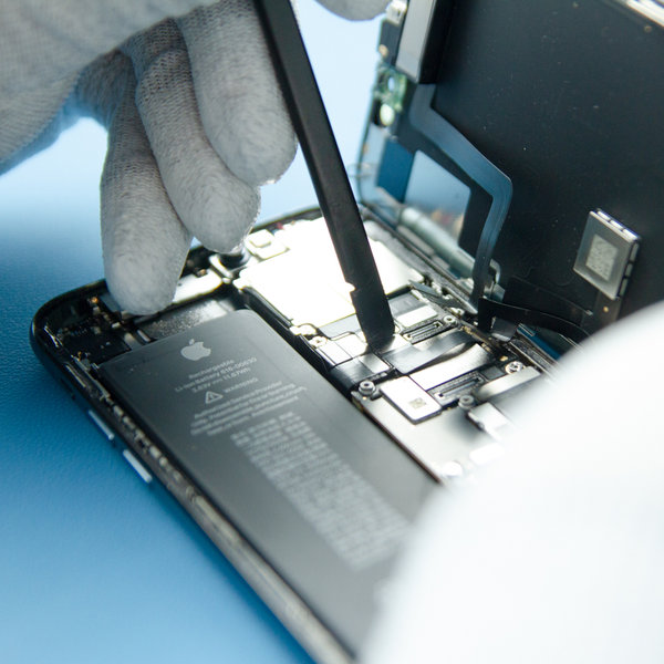 Deconectarea ecranului OLED + a senzorului frontal și a digitizatorului