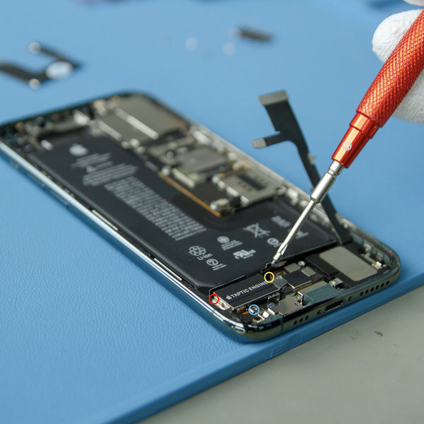 Demontare Taptic Engine