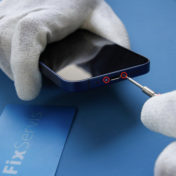 Scoaterea șuruburilor pentalobe