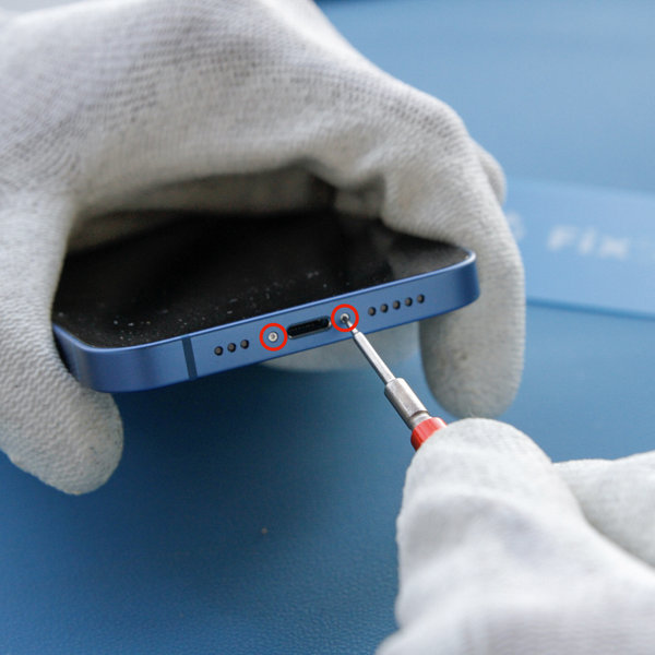 Scoaterea șuruburilor pentalobe