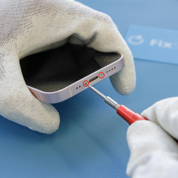 Scoaterea șuruburilor pentalobe