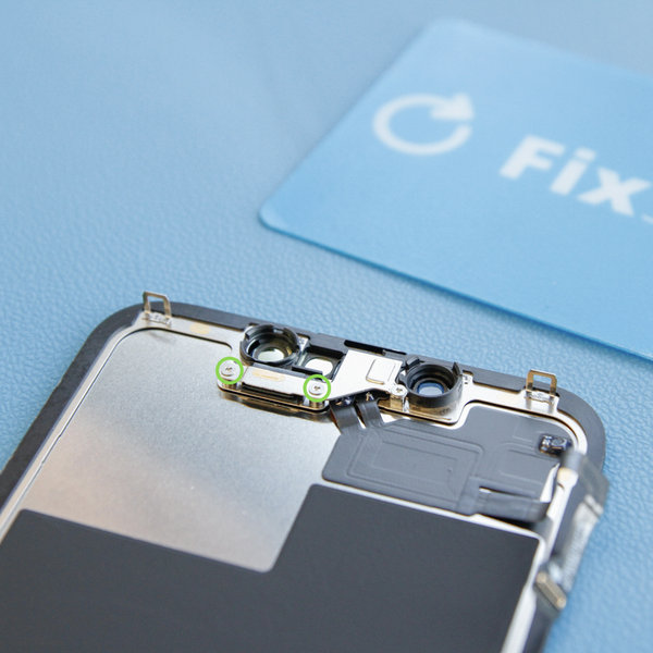 Scoateți capacul de pe ansamblul difuzor/senzor