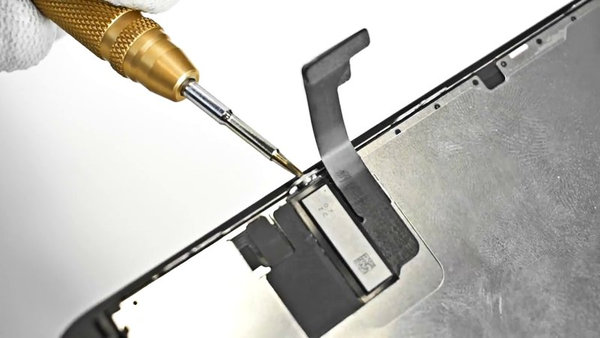 Demontarea Y 0,6mm șuruburilor