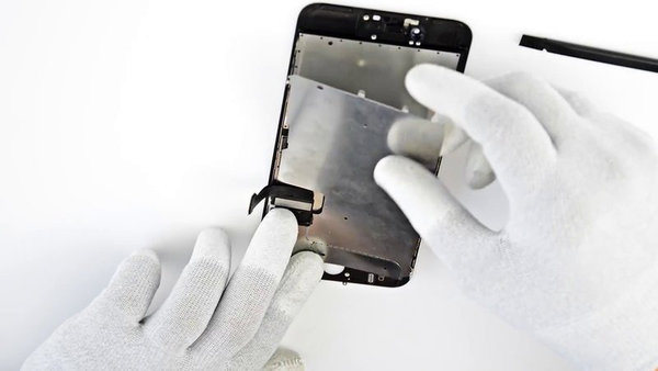 Scoaterea plăcii de acoperire a ecranului LCD