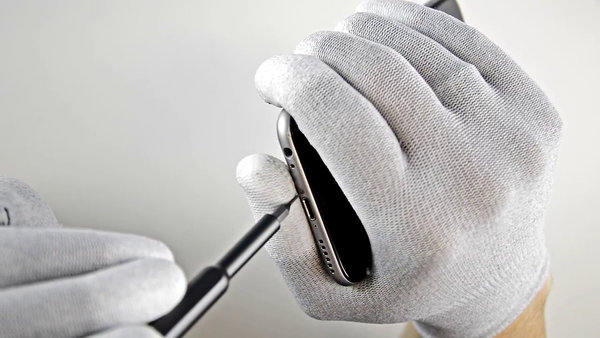 Demontarea șuruburilor pentalobe